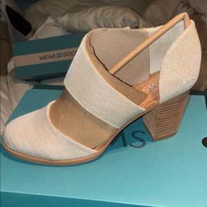 Toms Cream and Tan Heeled Boots